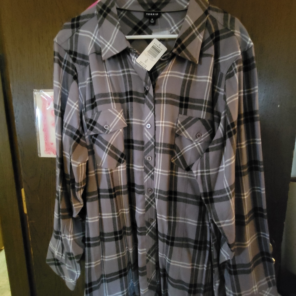 Brand New Torrid plaid button front long-sleeved shirt